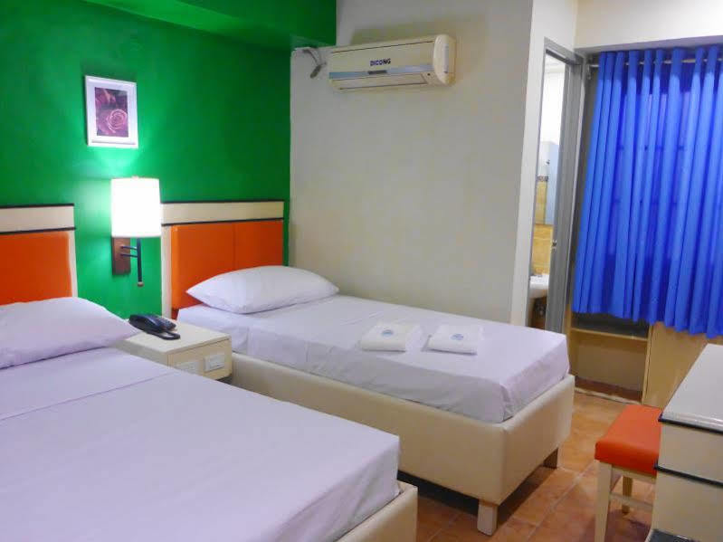 Usda Dormitory Hotel Cebu Stadt Exterior foto